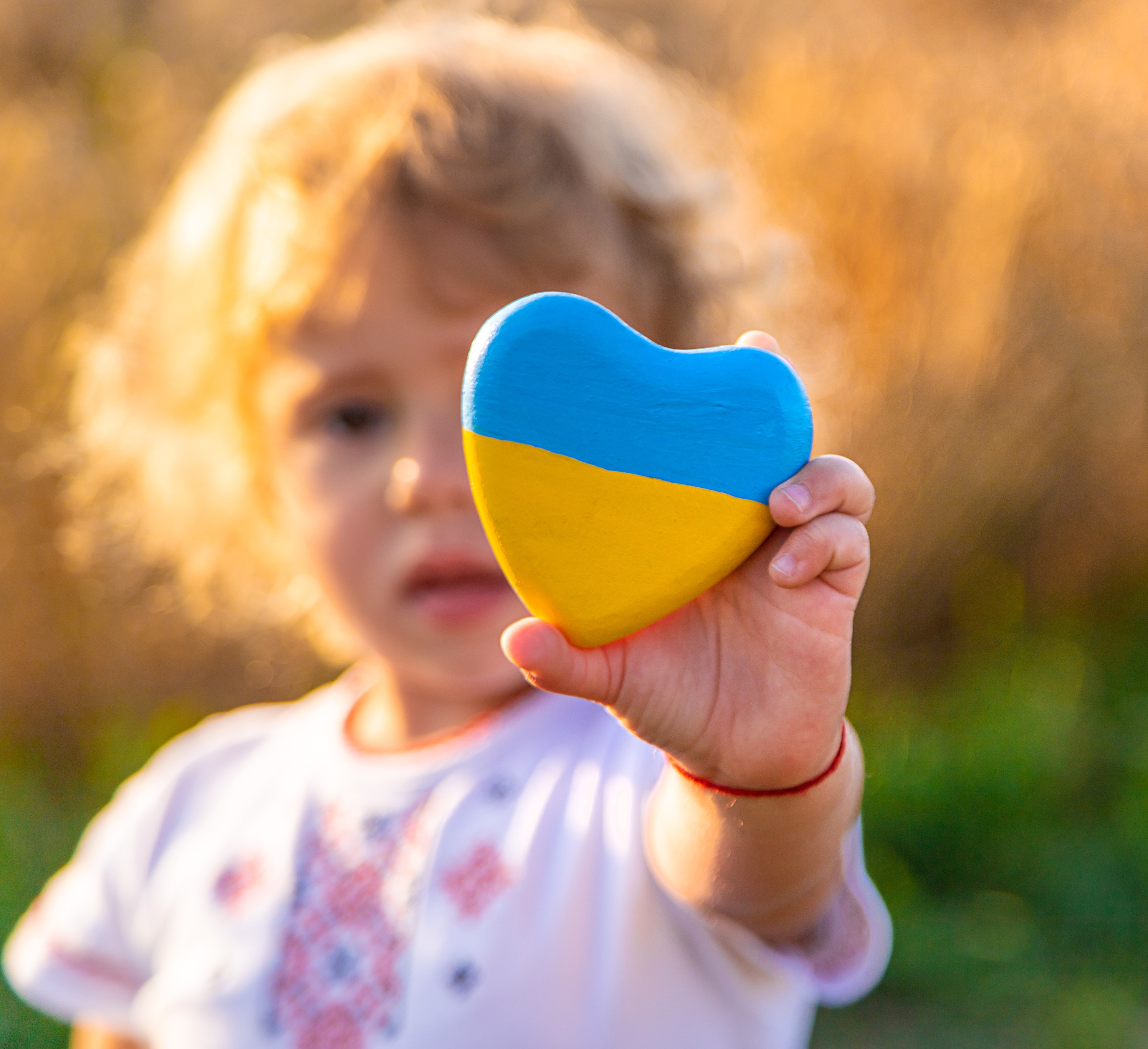 Допомога країні та людям